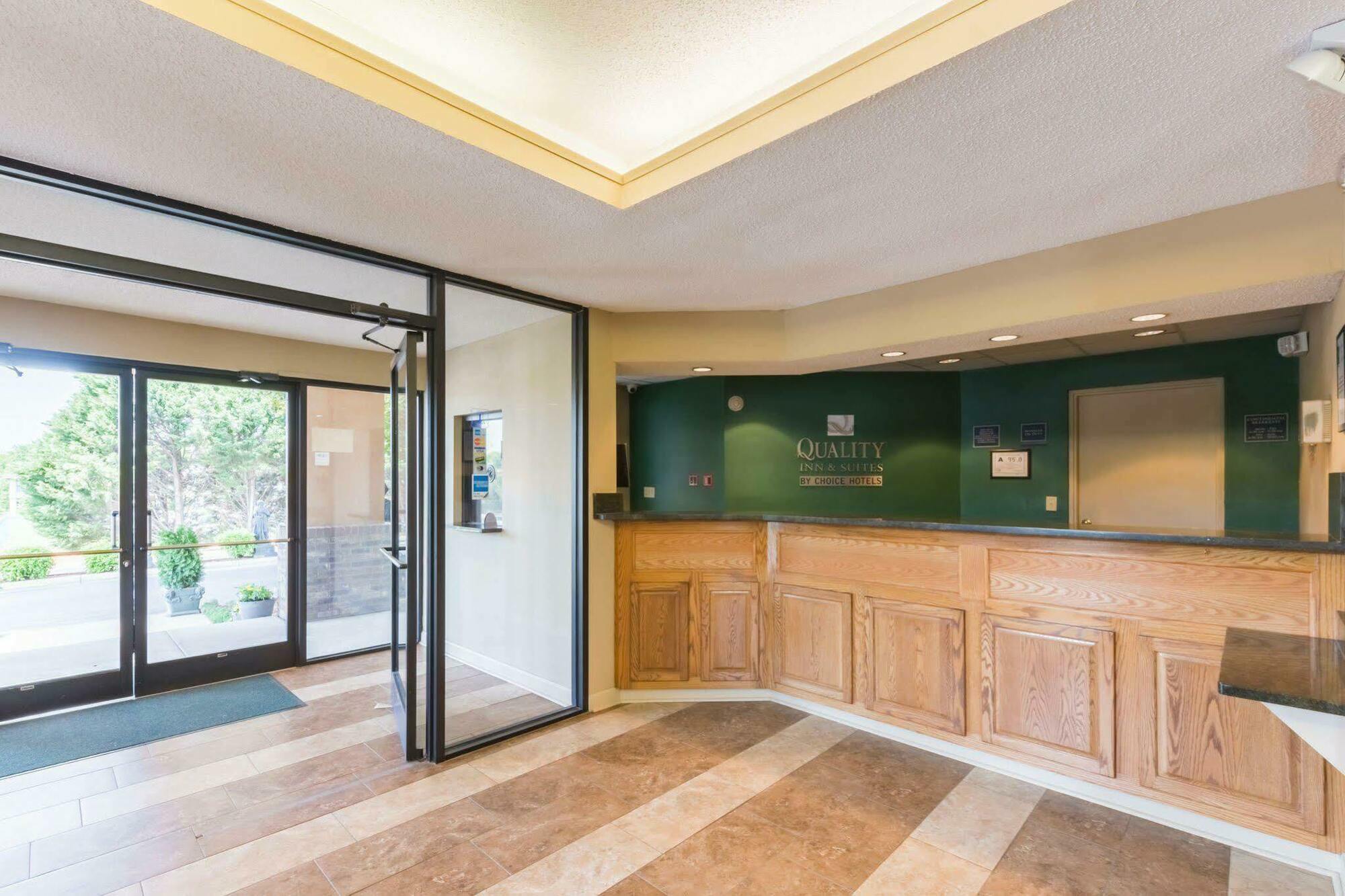 Quality Inn & Suites Rockingham Eksteriør billede
