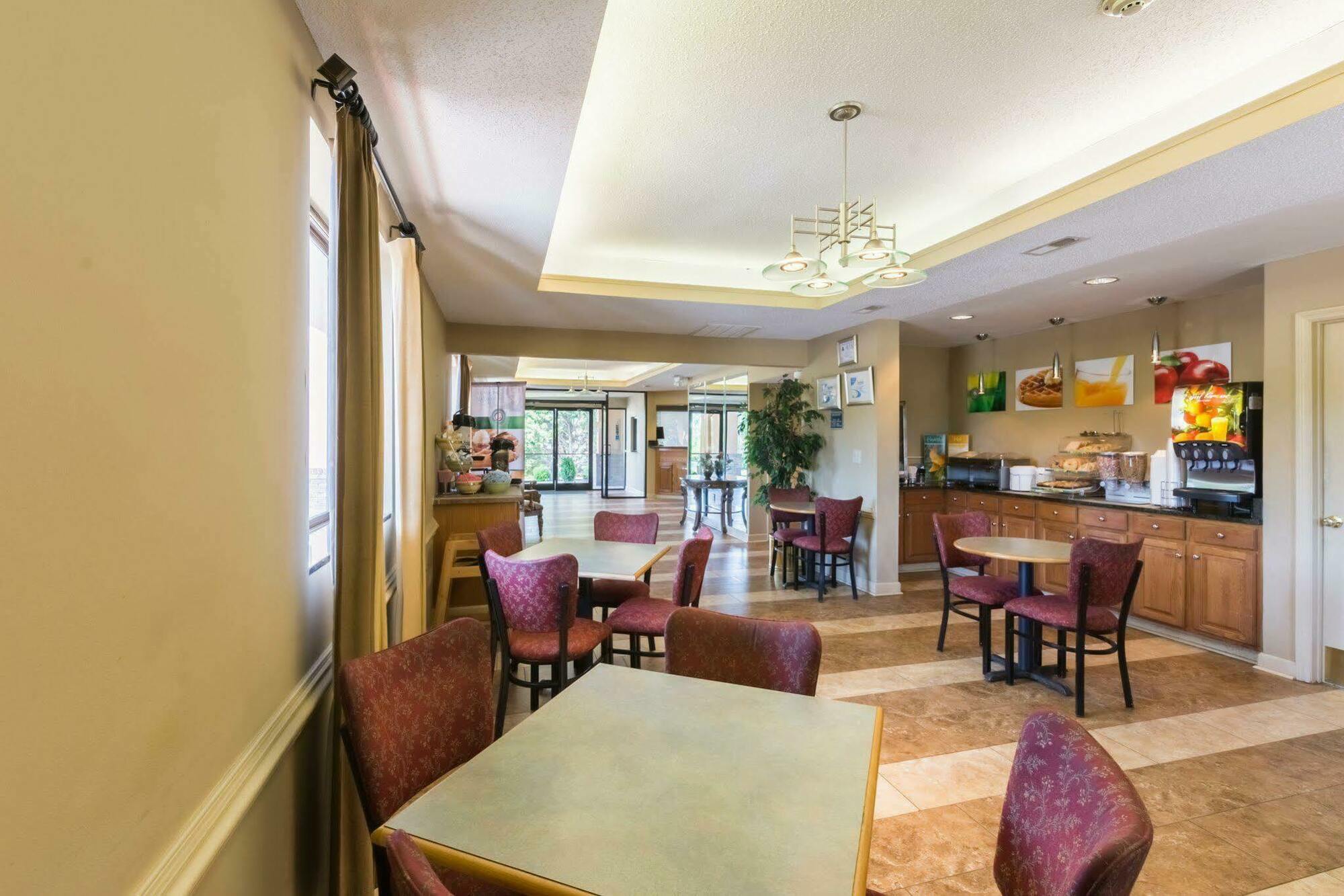 Quality Inn & Suites Rockingham Eksteriør billede